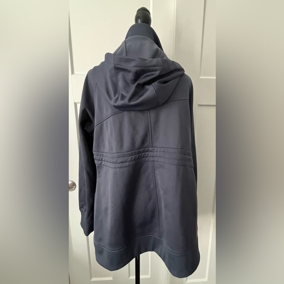 Under Armor MTN Jacket Size XL. EUC. - Picture 3 of 8